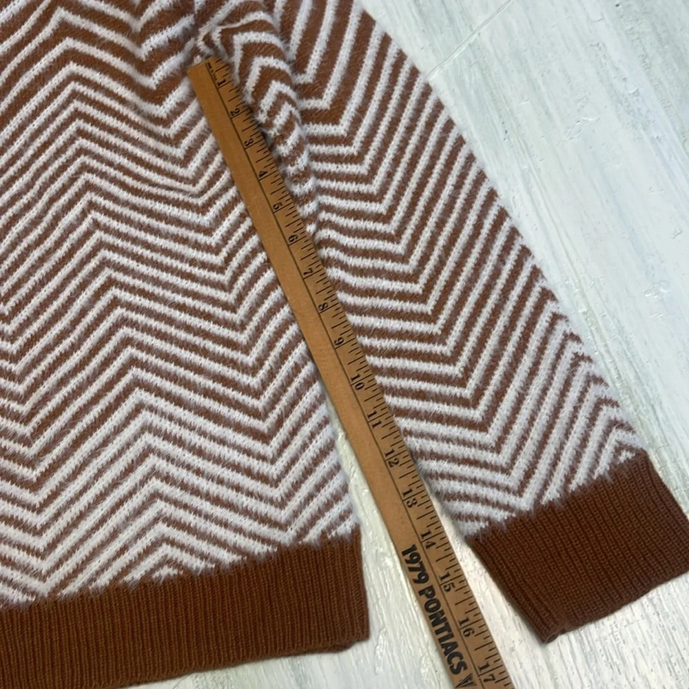 Boutique Brown and White Chevron Fuzzy Soft Sweater Sz S